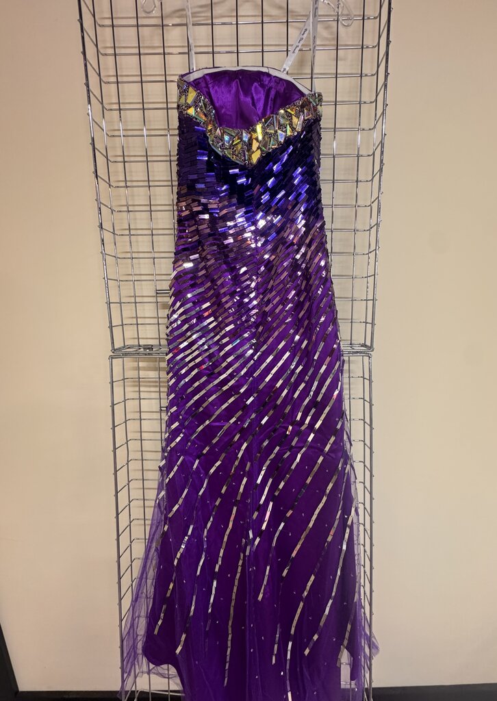 FORMAL GOWN