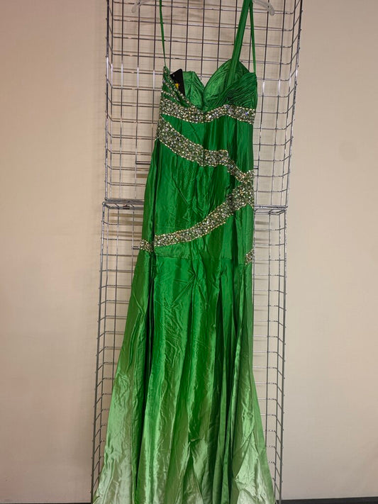 FORMAL GOWN
