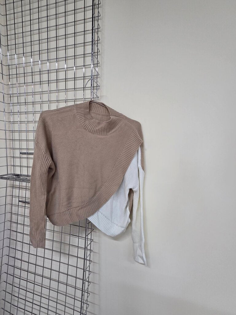 Women's Tan & White Sweater