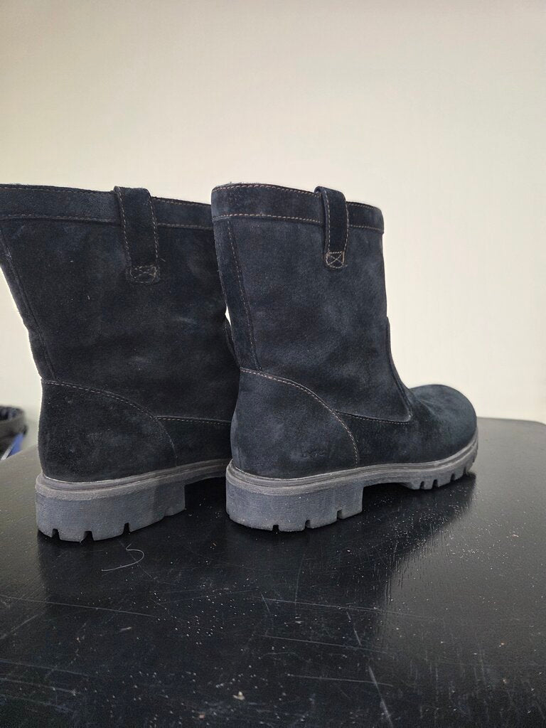 BOC Chunky Fuzzy Boot 8.5