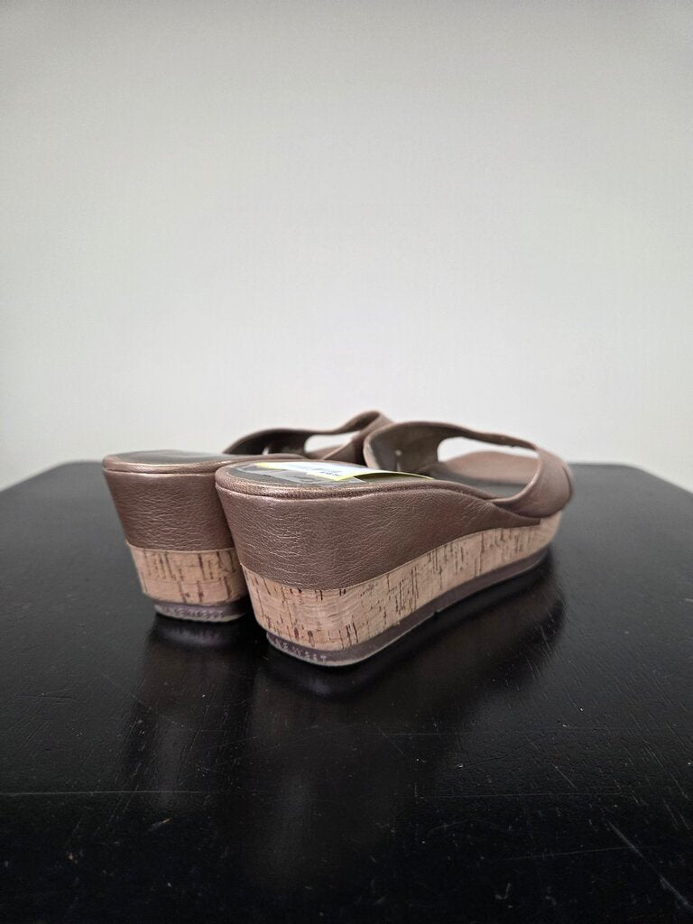 Nine West Golden Sandal Wedge 6/7