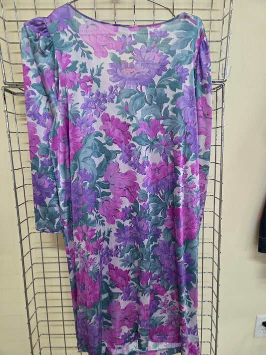 Vanity Fair Floral Long sleeve Nightgown
