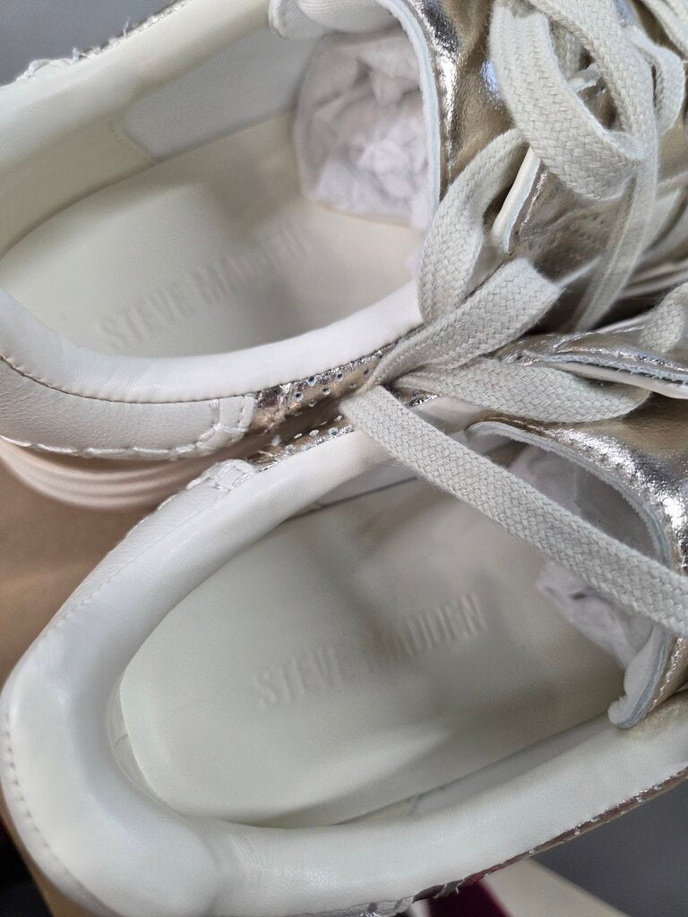 Women's Steve Madden gold metallic sneakers sz 8