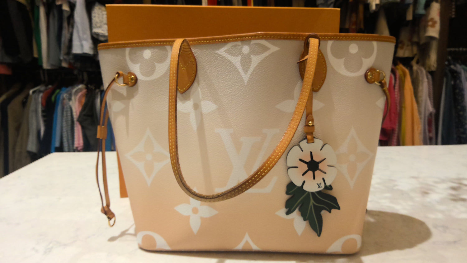 Consigned Premium & Luxury Handbags & Accessories