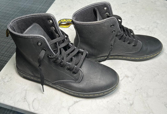 Doc Marten Ladies Boots sz 7