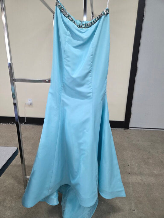 Sherry Hill 2 Piece Light blue Formal Dress
