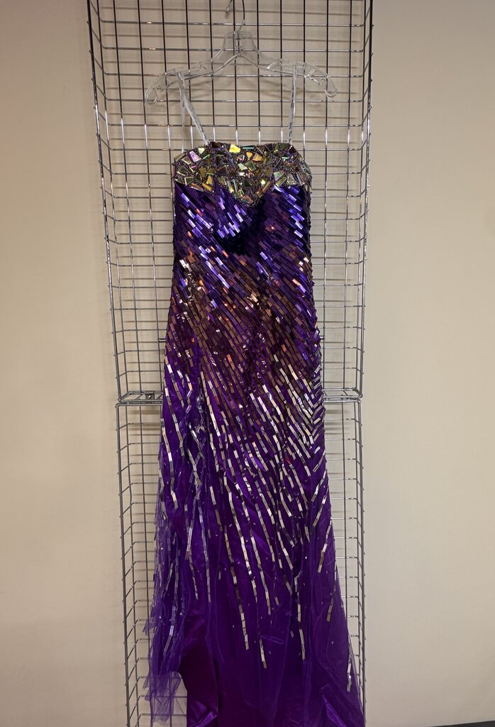 FORMAL GOWN