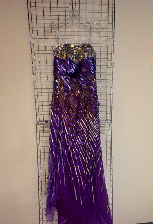 FORMAL GOWN