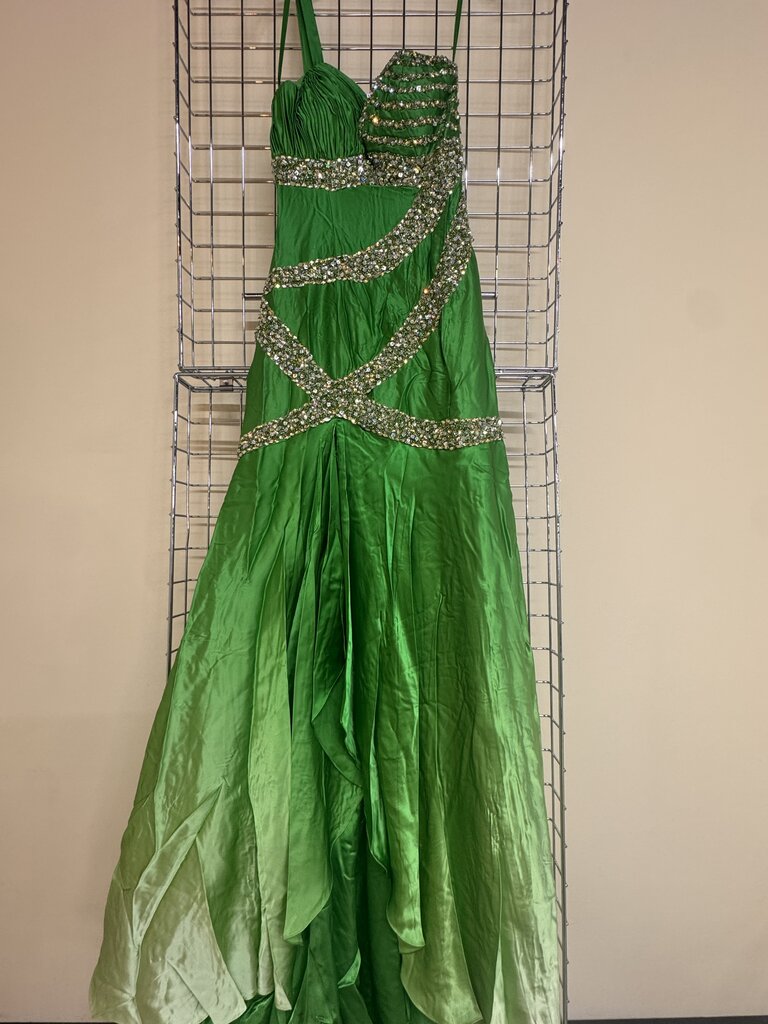 FORMAL GOWN