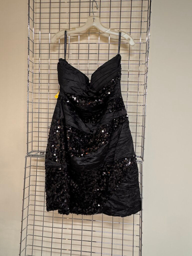SHORT BLACK FORMAL DRESS