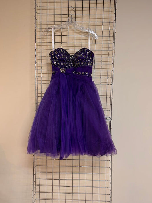 SHORT FORMAL DRESS