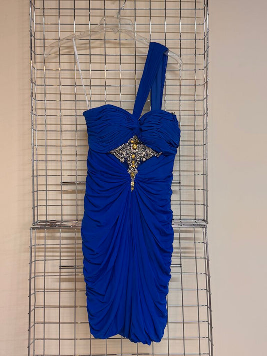 SHORT FORMAL DRESS