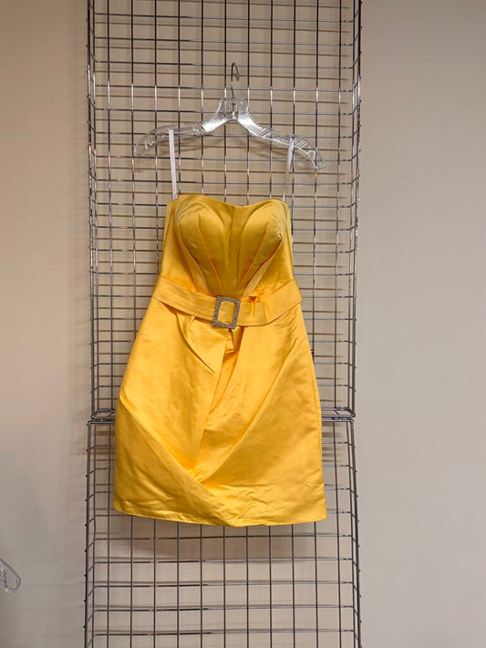 SHORT YELLOW FORMAL