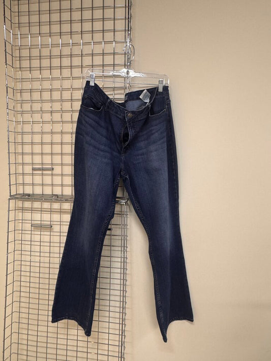 Regular Fit Boot Cut Mid Rise Jeans