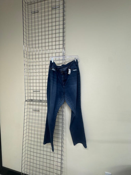 Curvy Slim Boot Cut Jean