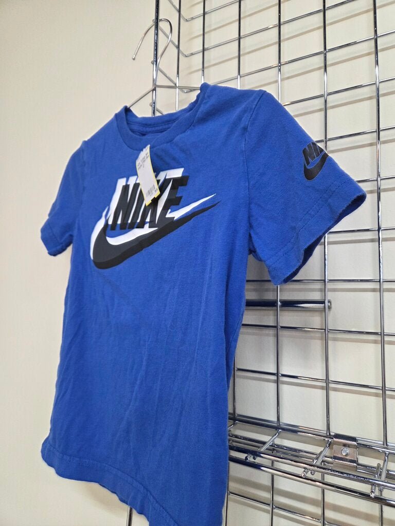 Nike Graphic T Shirt 4T