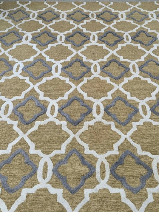 LARGE GOLD/WHITE AREA RUG
