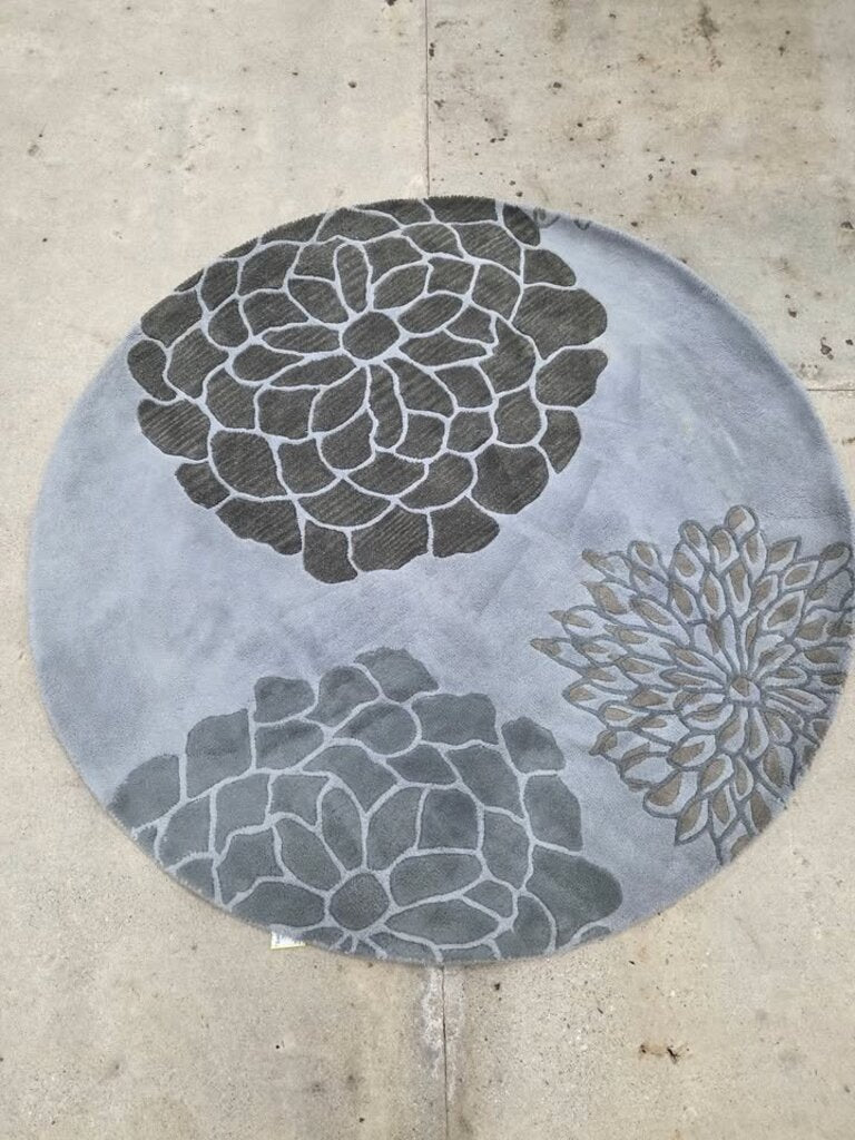 ROUND AREA RUG