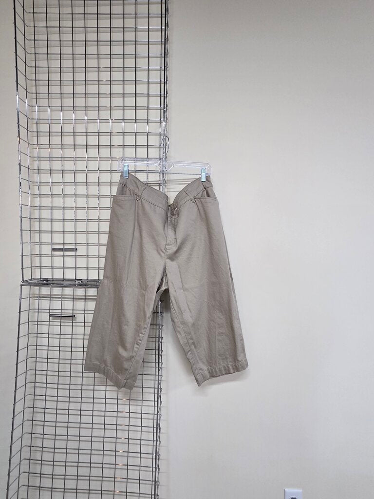 St. John's Bay Capri Khaki Pants
