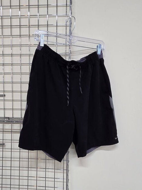Ladies Nike Shorts sz L