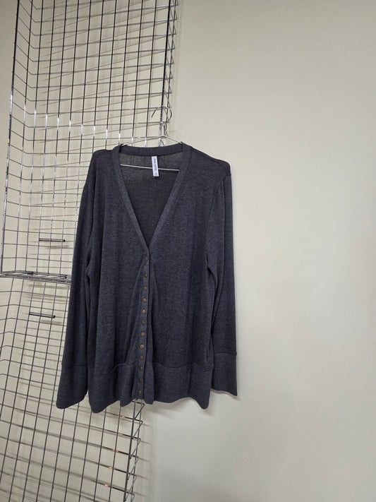 lightweight snap up Sweater