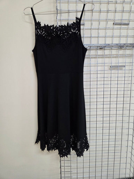 The Pyramid Collection Lacy Midi Cocktail Dress