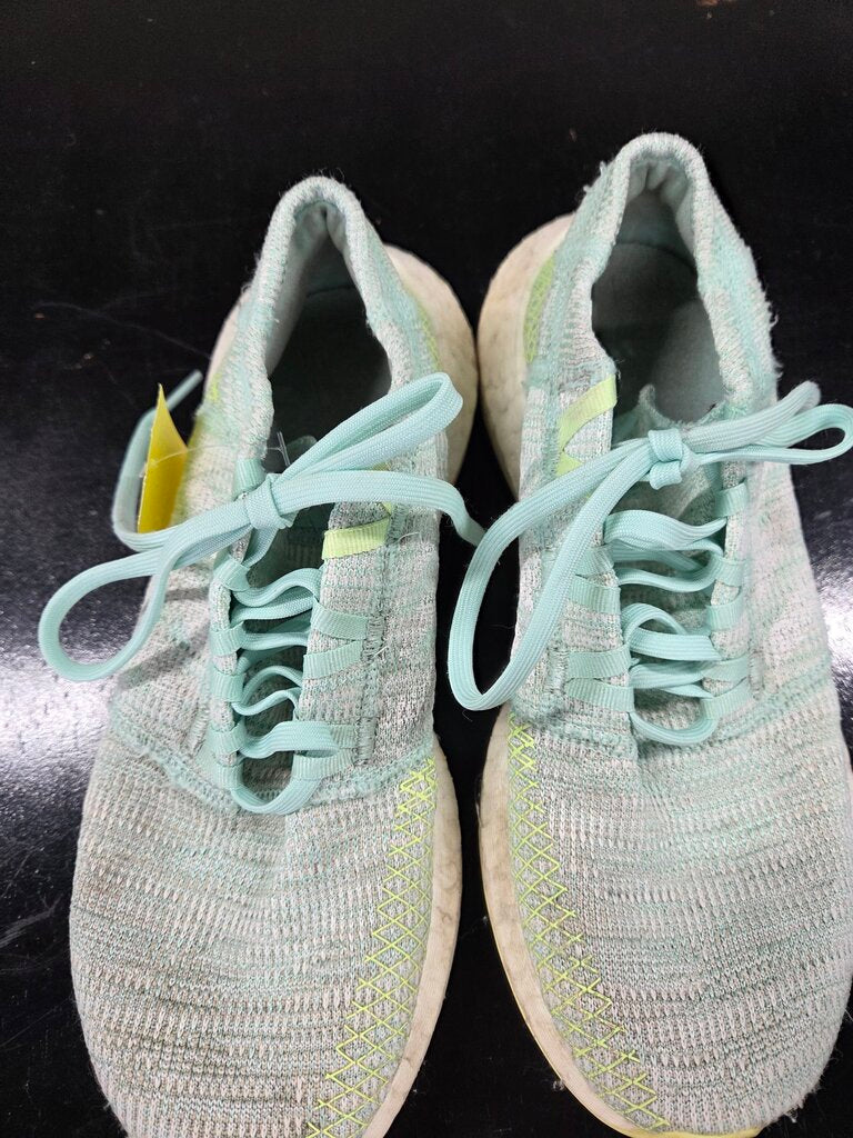 Ladies Adidas Athletic Shoes sz 5.5