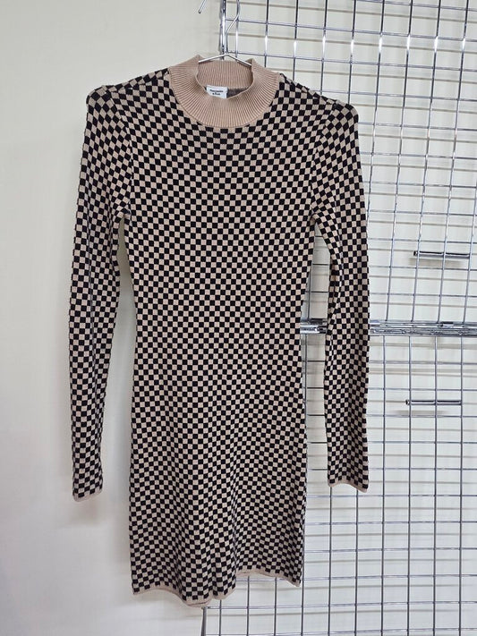 Abercrombie & Fitch Beige & Black Checkered Sweater Dress VNT