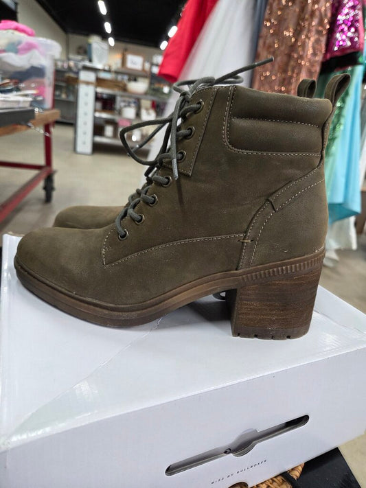 Womens Boot- B-52 BY BULLBOXER sz 9