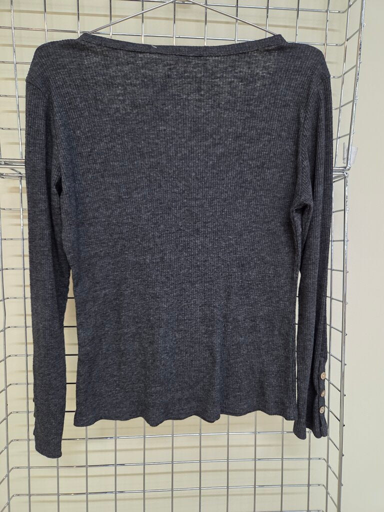 Button Up Long Sleeve sz M