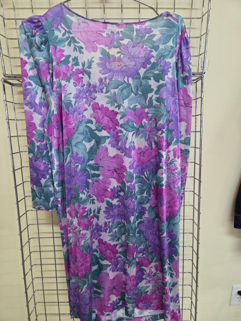 Vanity Fair Floral Long sleeve Nightgown