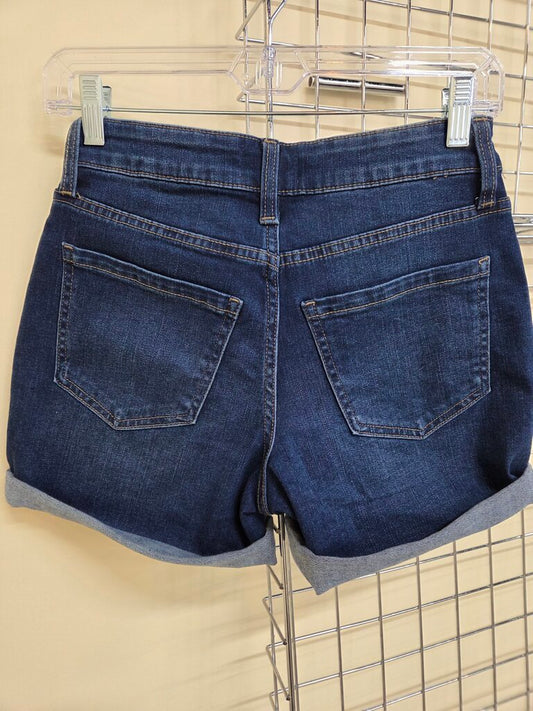 New w/Tags Maurices 5" Cuffed Shorts VNT