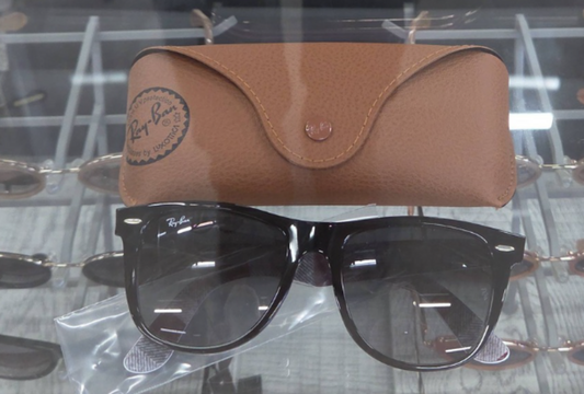 Rayban Wayfarer Sunglasses - unisex