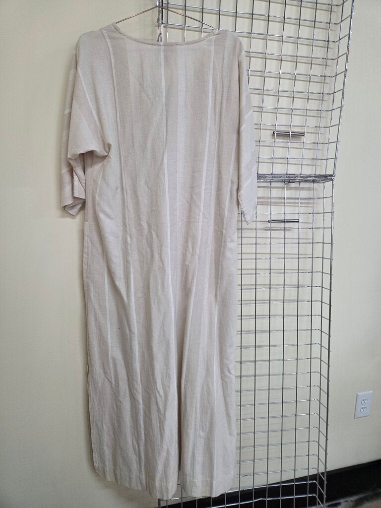 Cream knit metallic embroidery and beadwork dress sz L