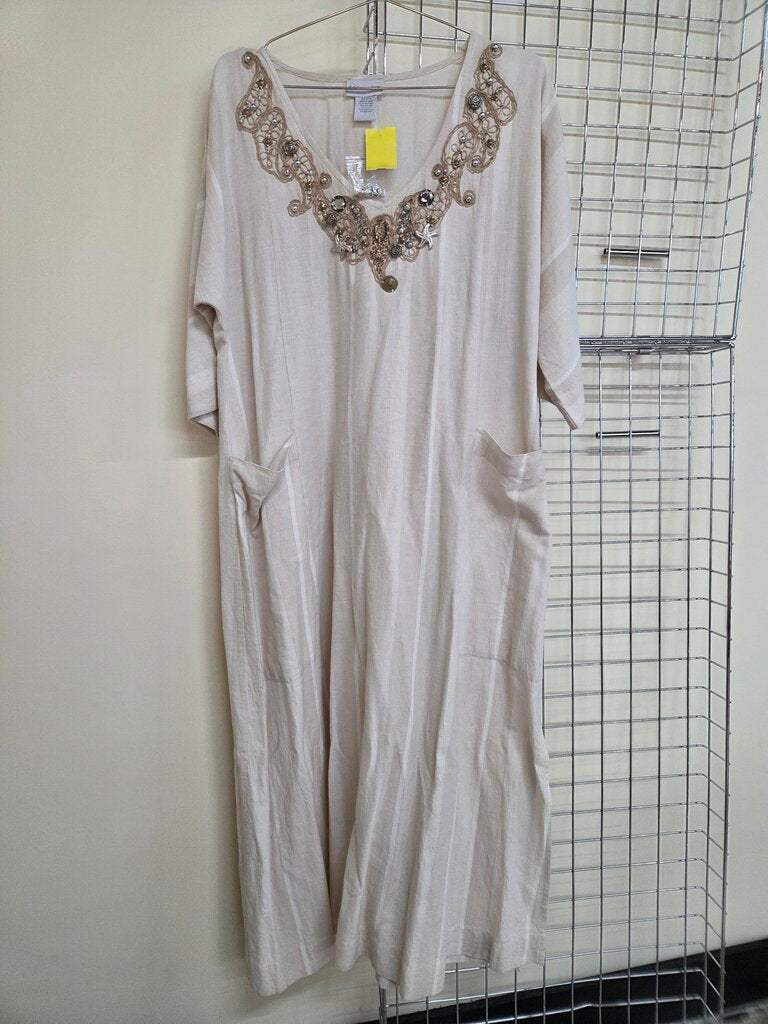 Cream knit metallic embroidery and beadwork dress sz L