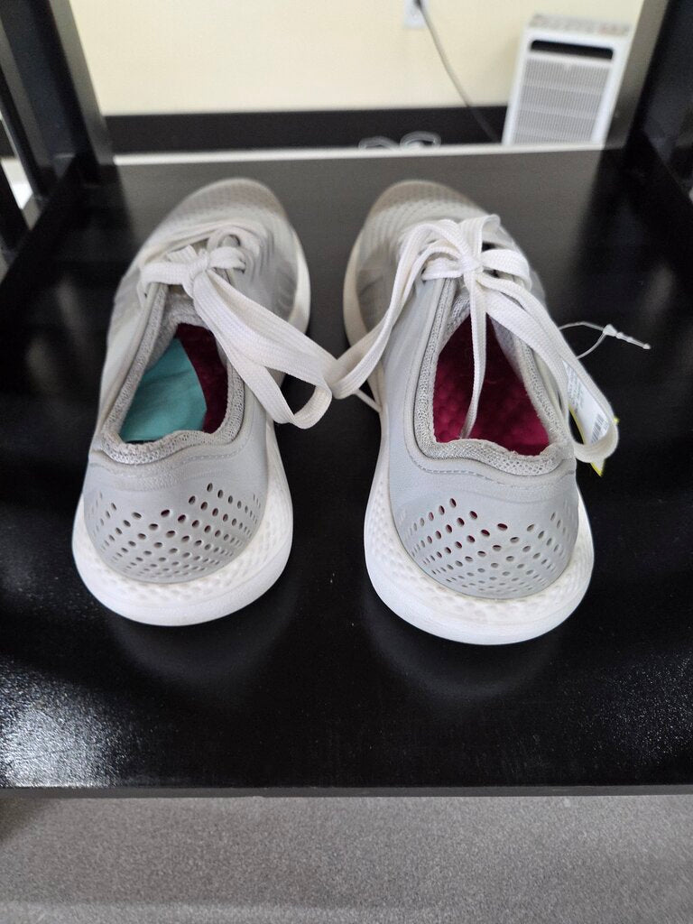 Womens Crocs LiteRide Pacer Sneaker sz 9