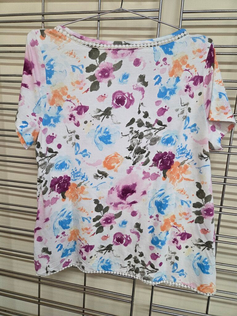 DECORATIVE NECK S/S SLEEVE TOP