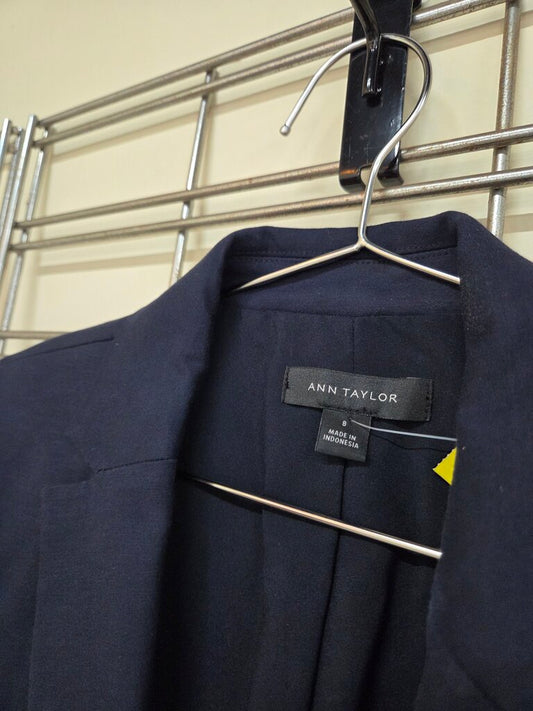 Ladies Ann Taylor Navy 2 Piece Business Blazer and Skirt sz 8