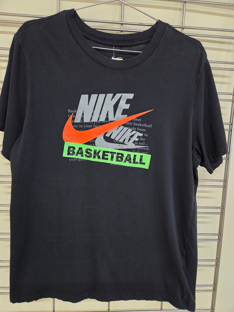 BASKETBALL GRAPHIC T SHIRT