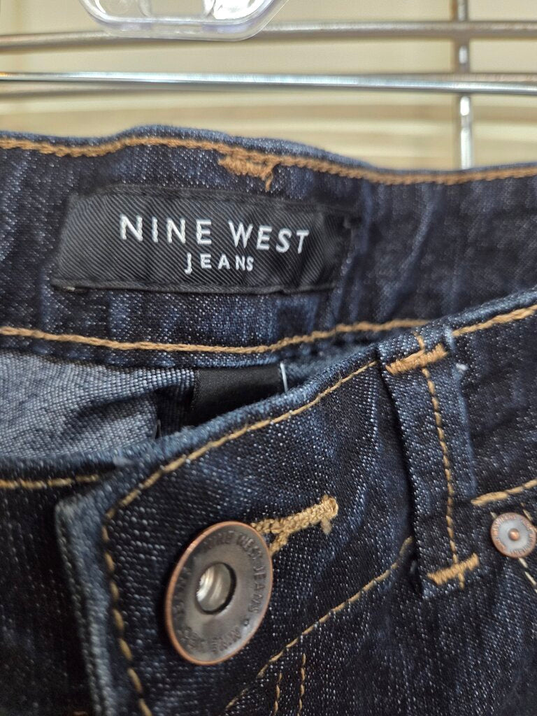 Nine West Dark Wash Crop Denim with Button Detail at Hem sz 6/27