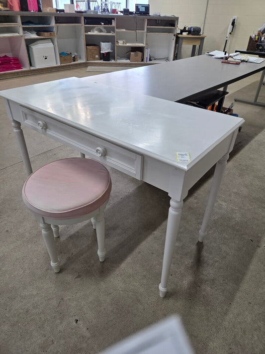 White Traditional Vanity Desk With Pink and White Stool