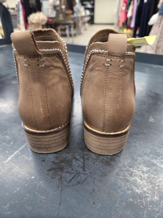Womens Steve Madden Studded Cutout Ankle Boots sz 8.5