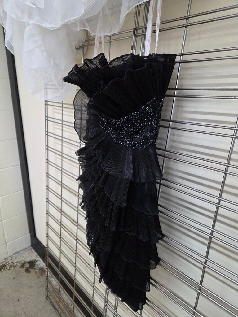 SHORT BLACK DRESS