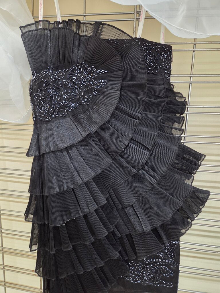 SHORT BLACK DRESS