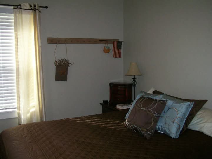 Chocolate Brown Quilted Comforter Full/Queen approx 86"x86" & 2 Pillow Shams
