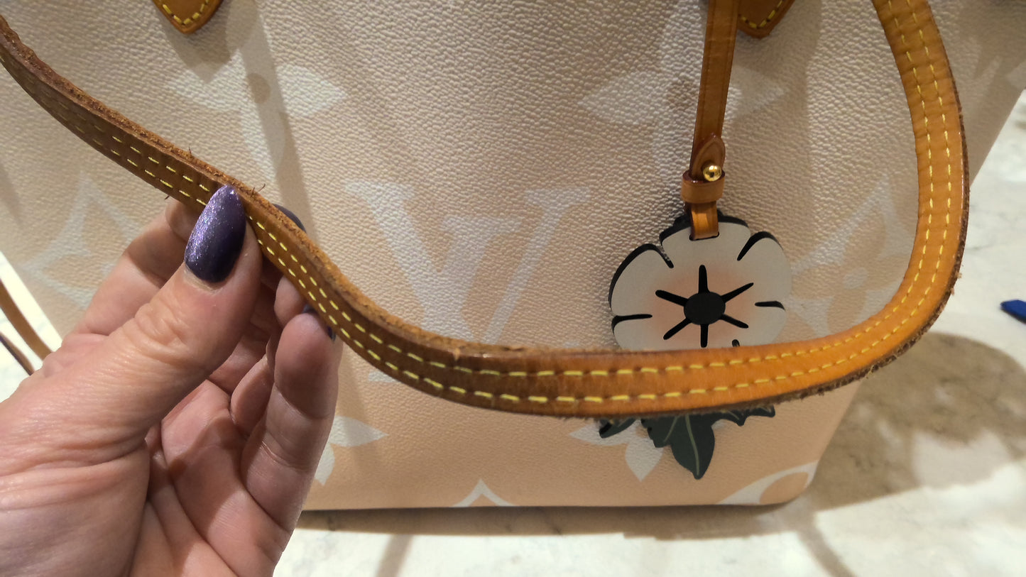 LV Neverful MM Pool Brume Shoulder Bag