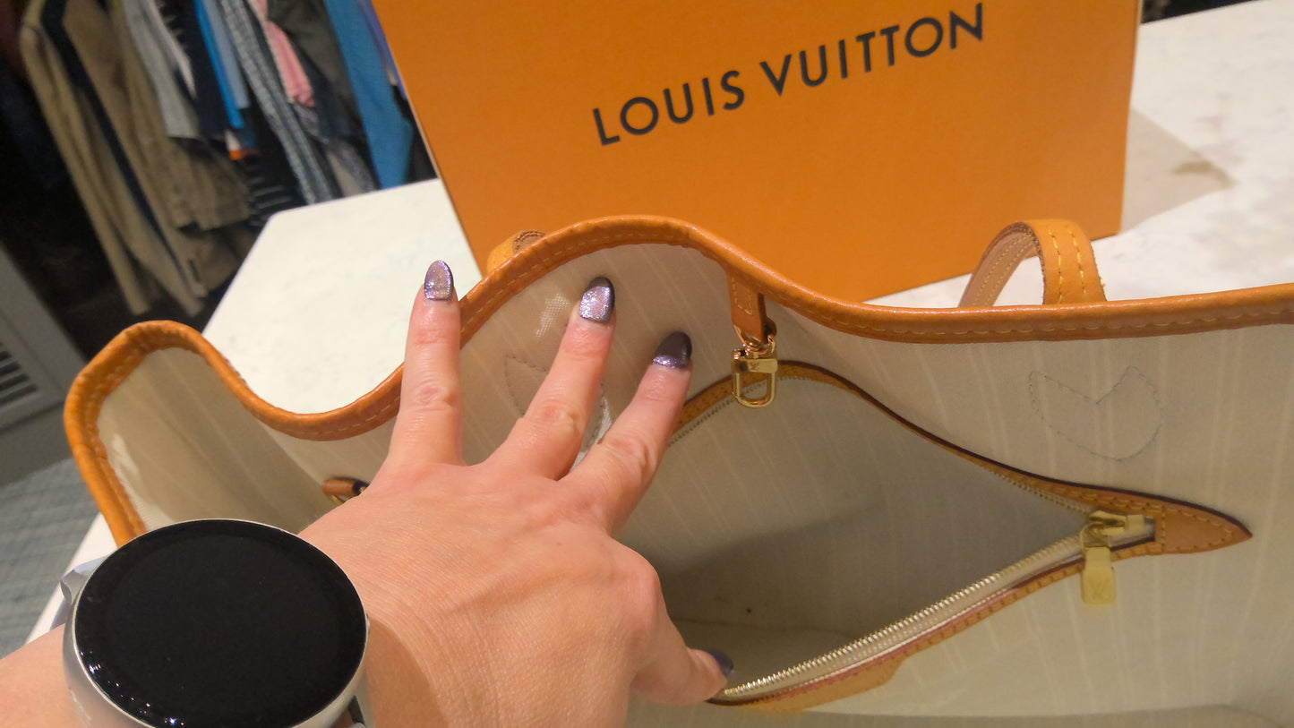 LV Neverful MM Pool Brume Shoulder Bag
